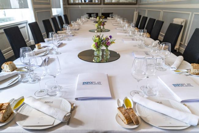 Mesa de deliberación del jurado de los Premios al Juego Responsable