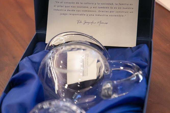 desayuno-rsc-los-valores-de-la-empresa-familiar-en-la-industria-del-juego-patroc706-48